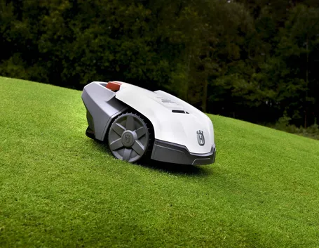 Un Automower® lavora in pendenza