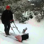 Vantaggi e campi d'impiego dello spazzaneve a batteria