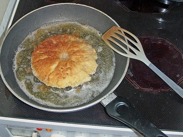 Cappello di Macrolepiota procera fritto in padella