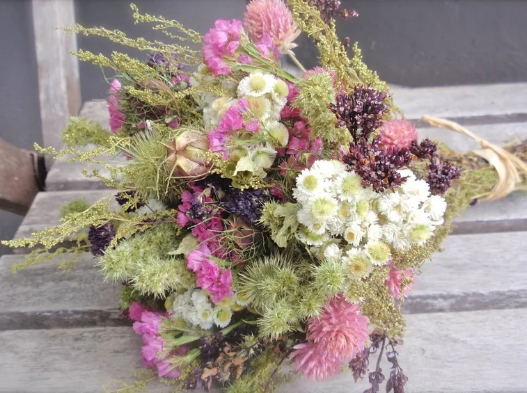 composizione floreale fiori secchi