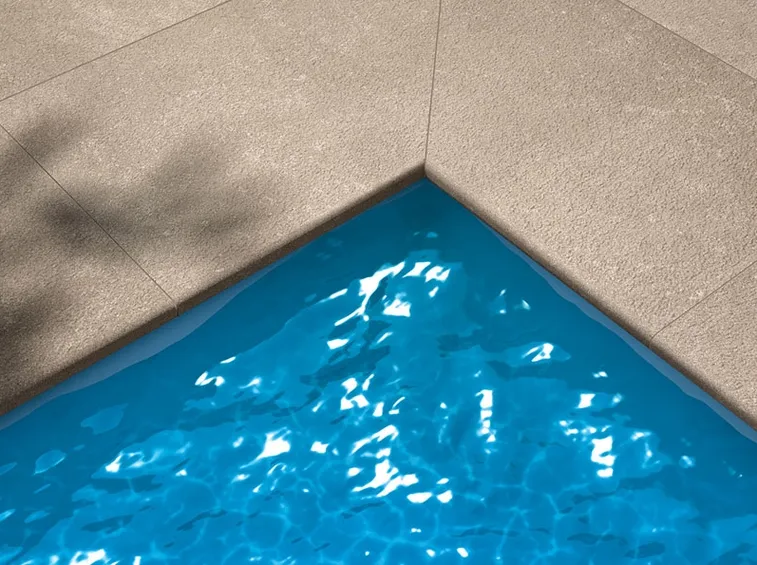 Piastrelle per bordo piscina in ceramica